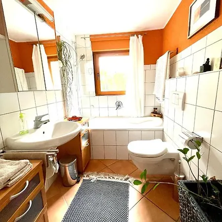 Holiday home Idyllisches Gaestehaus Fuer 2 Im Garten Roedermark